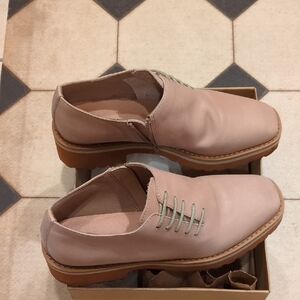 Womens  Tan Leather Shoes